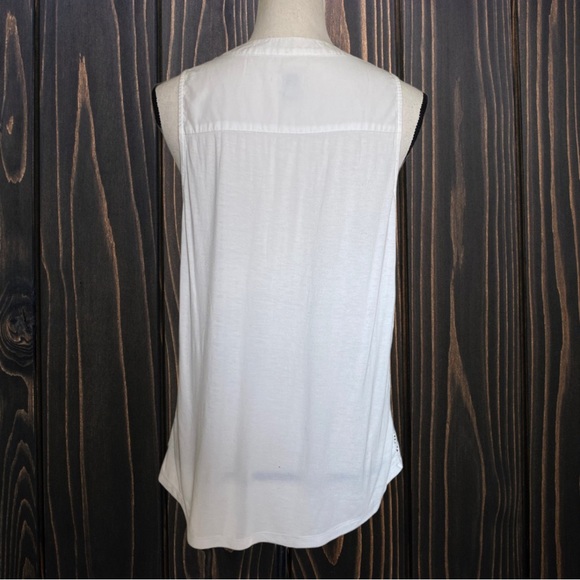 MIXED MEDIA SLEEVELESS EYELET TANK TOP BLOUSE - Picture 9 of 11
